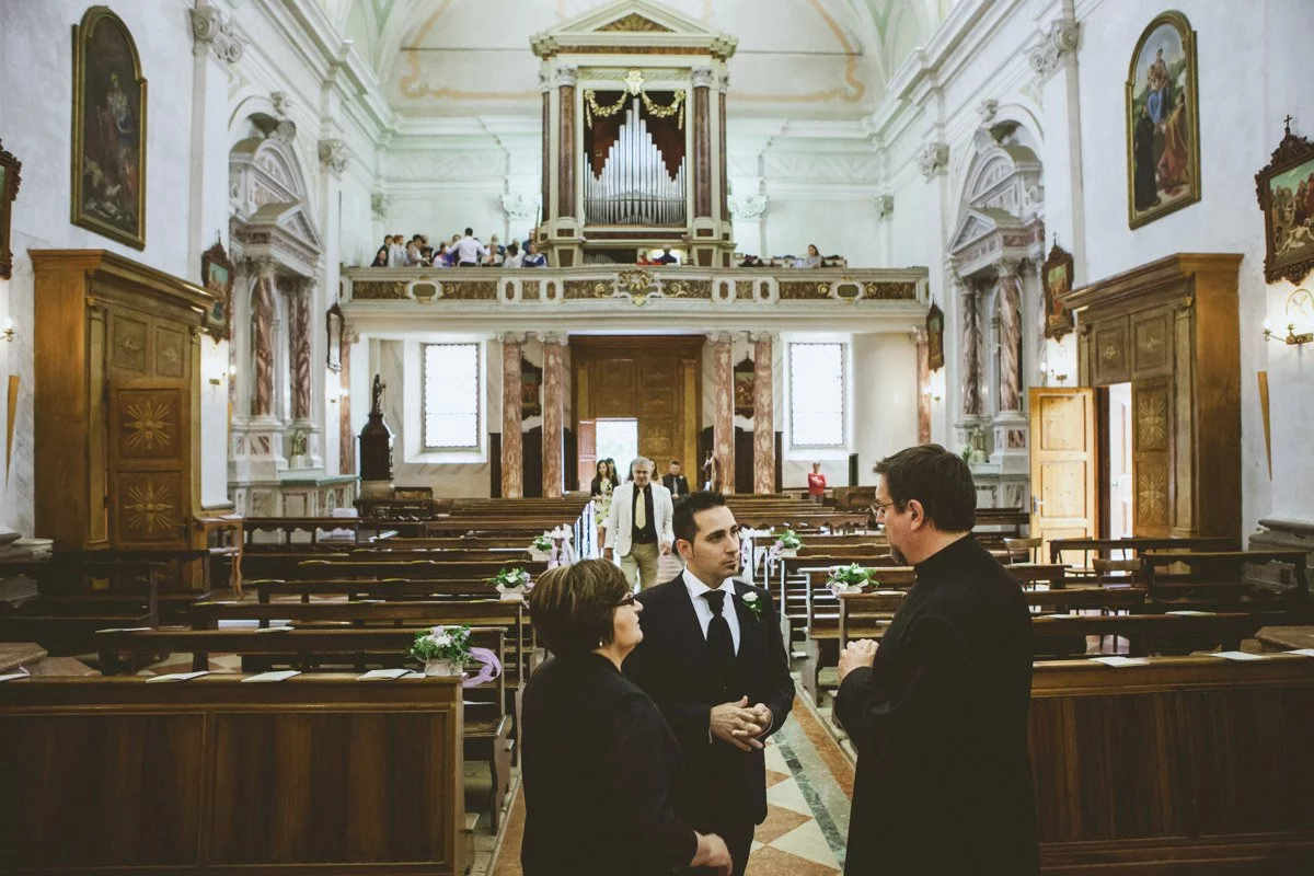 chiesa di pedavene sposo parla con prete