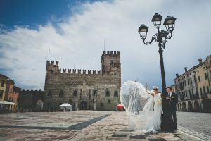 foto di matrimonio in piazza a marostica