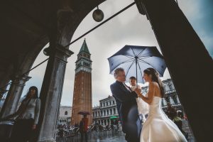 matrimonio pioggia venezia ritratto