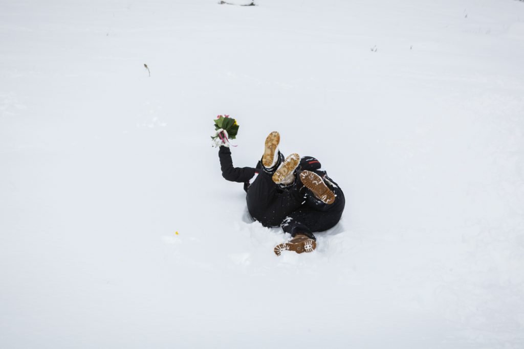 foto buffa innamorati neve Piancavallo