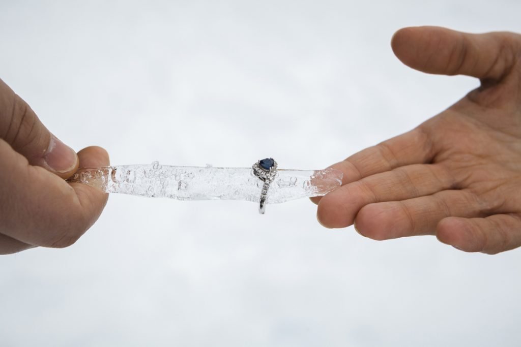 anello di fidanzamento su ghiaccio Piancavallo